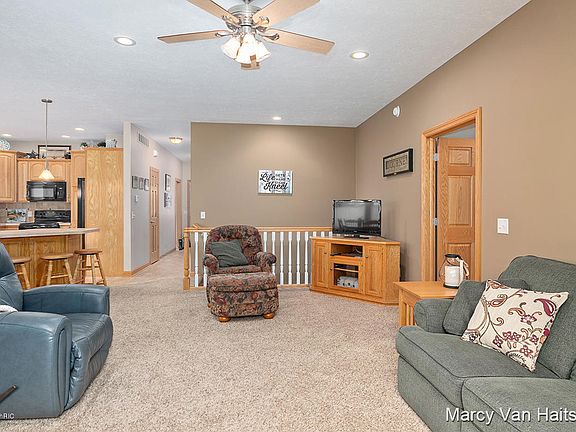 4th image of 4957 Barnsley Dr