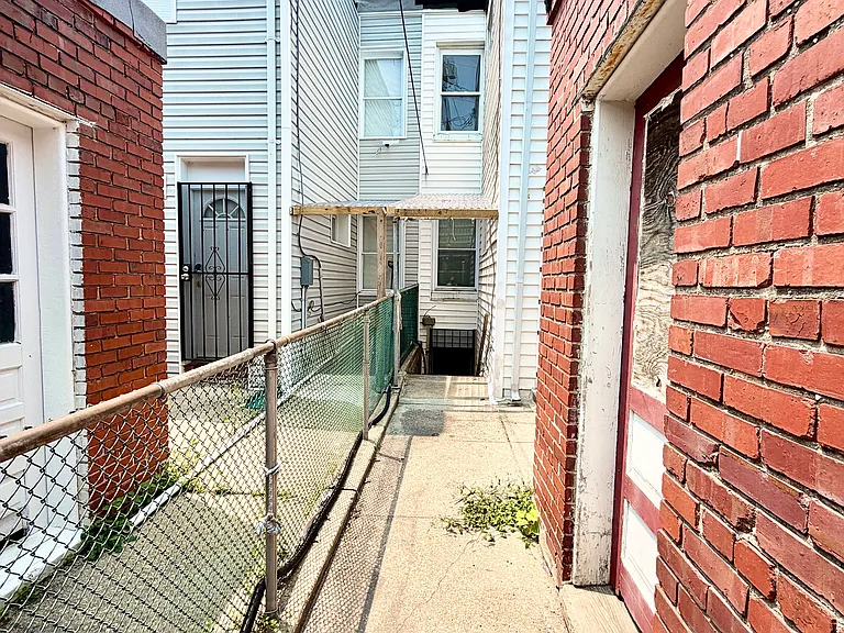 4224 Sheldon Ave — Photo 25