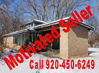 990 Plank Rd, Menasha, WI 54952