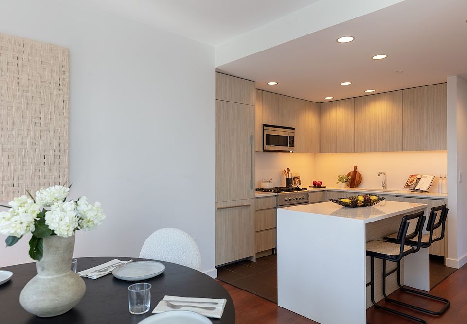 1st image of 200 W 67th St APT 2D