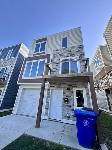 403 E Mulberry St #1 Photo 1