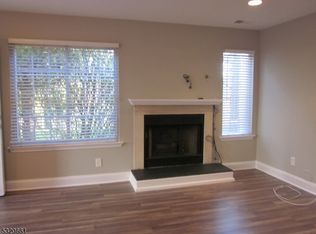 35 Stevens Ct, Bedminster, NJ 07921