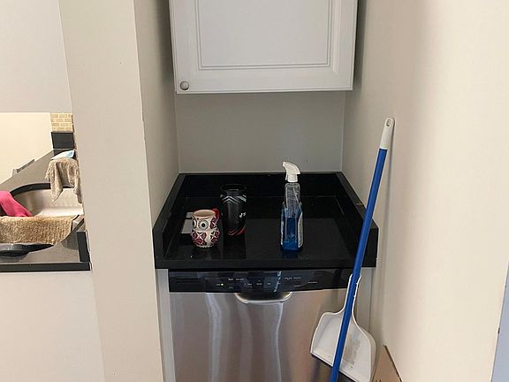5th image of 3711 N Hoyne Ave #1F