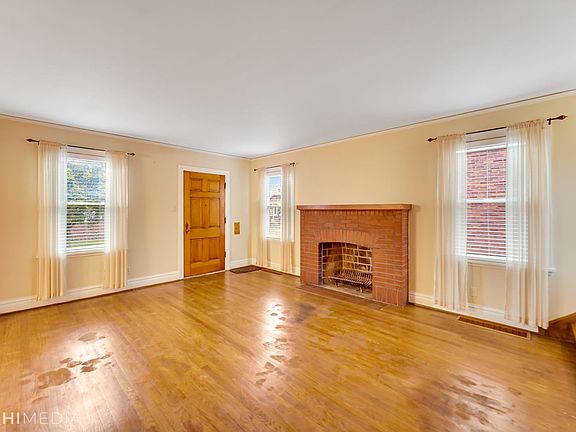 4th image of 12612 Highland Ave