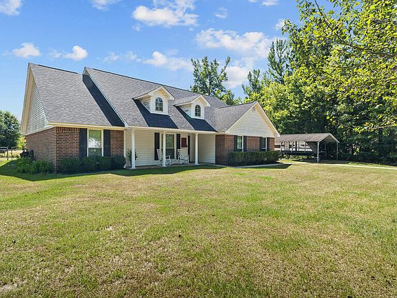 5th image of 212 Cedar Ln