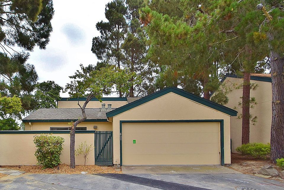 2nd image of 622 Lagunaria Ln