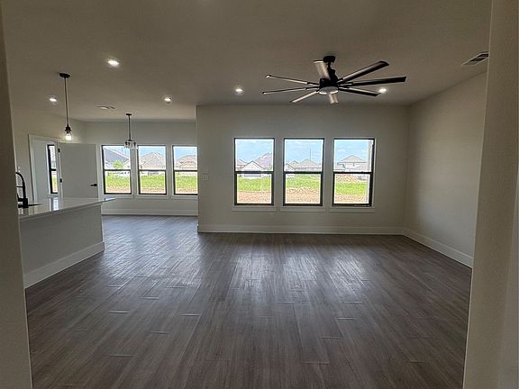 3rd image of 216 Reliance Rd