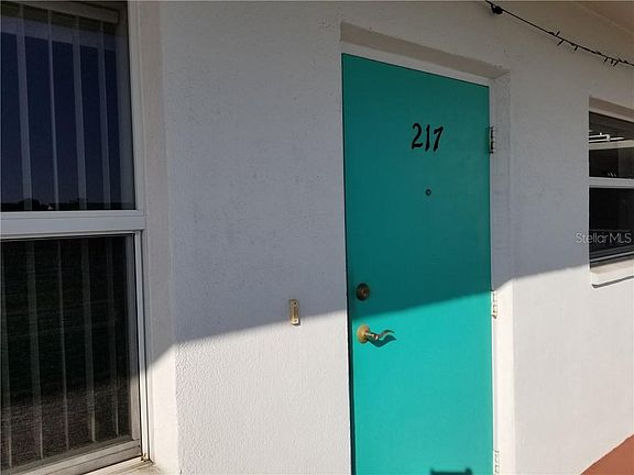 3rd image of 1950 59th Ave N APT 217
