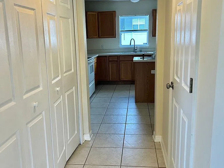 2940 Bedford St — Photo 10