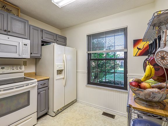 3rd image of 6377 Joseph Pl