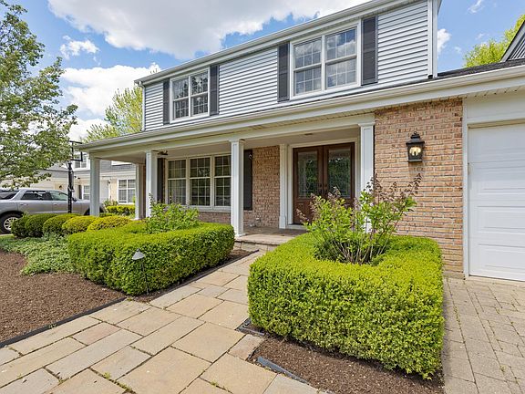 3rd image of 1014 W Cypress Dr
