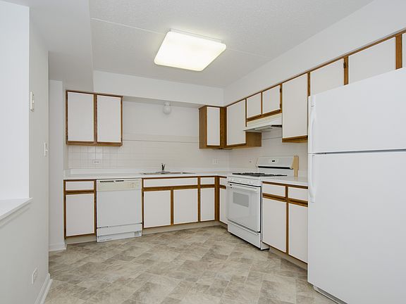 5th image of 3857 N Harlem Ave APT 103