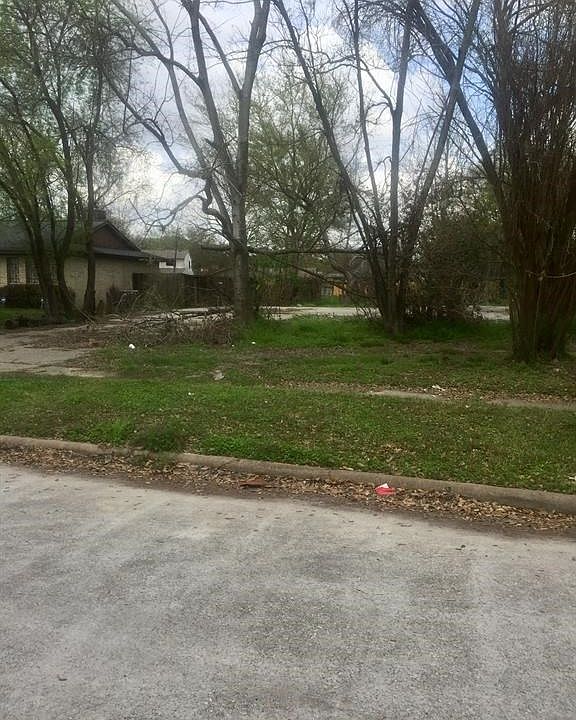 2nd image of 2126 Union Mill Rd