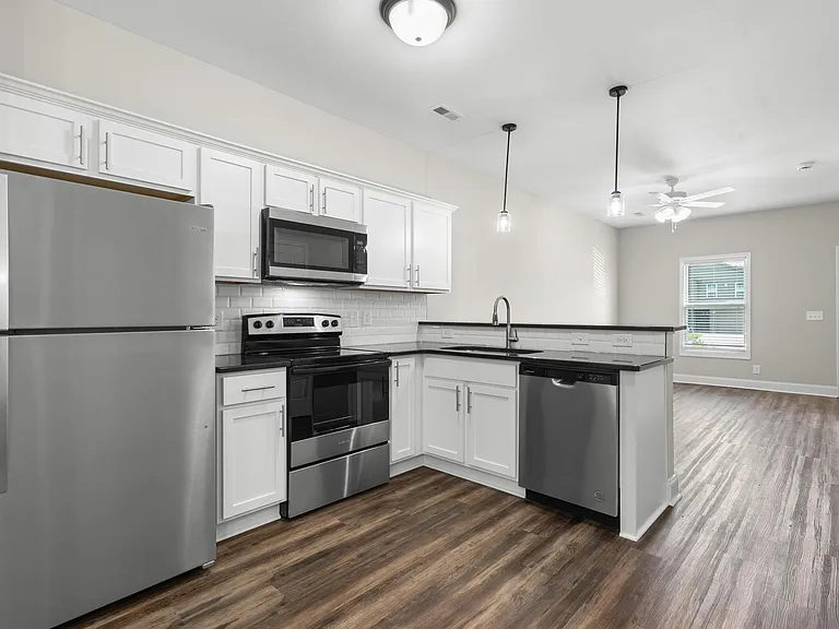 215 Notgrass Rd #D-1 — Photo 4