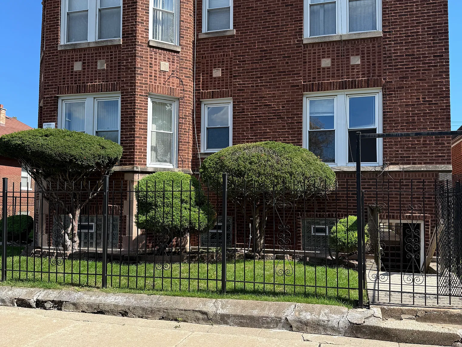 1 bed, 750 sqft, $1,000 — Photo 2
