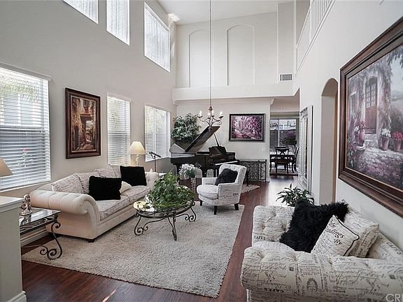 2nd image of 20332 Aurora Ln