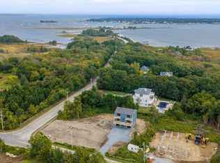 831 Sconticut Neck Rd, Fairhaven, MA 02719