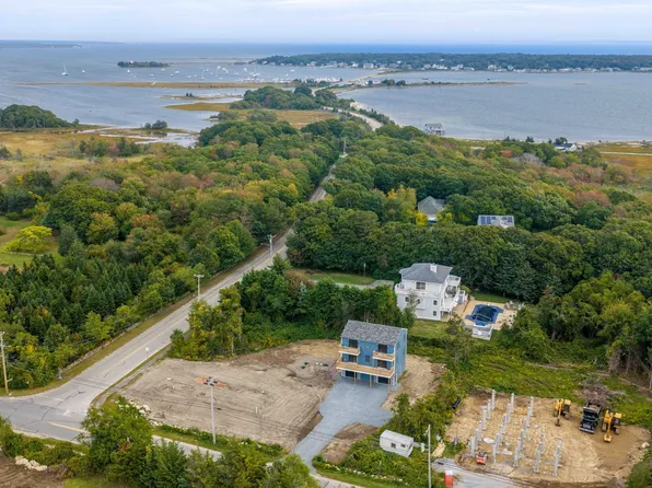 831 Sconticut Neck Rd, Fairhaven, MA 02719