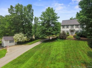 71 Pond St, Newton, NH 03858