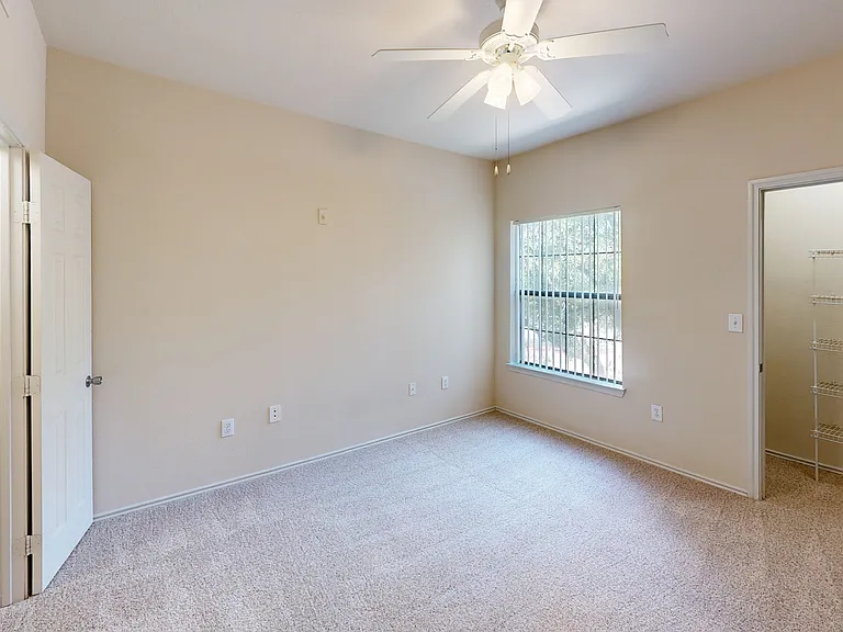 Lakeline Villas — Photo 51