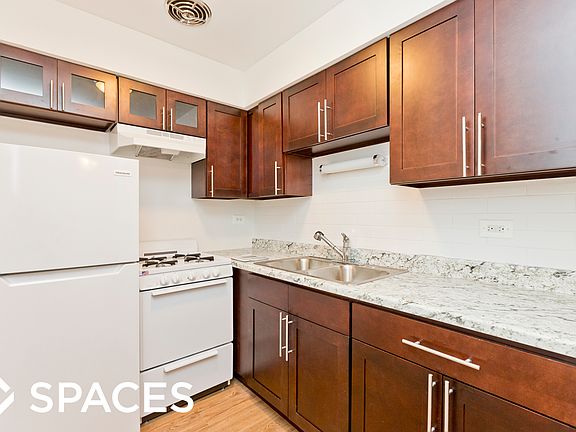 2nd image of 516 W Melrose St APT 206