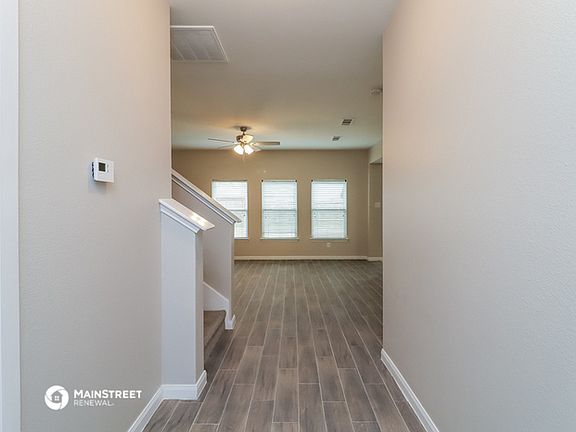 4th image of 126 Houston Pl