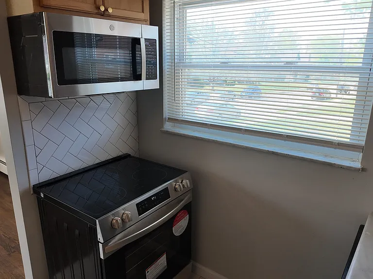 3160 Schubert Ave #2 — Photo 9