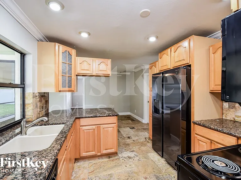 1122 SE 22nd Ter — Photo 7