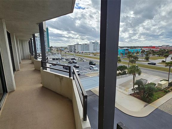 3rd image of 2900 N ATLANTIC AVENUE #305