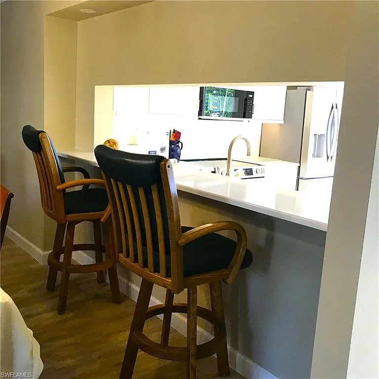 2 bed, 2.0 bath, 1200 sqft, $3,700 — Photo 4