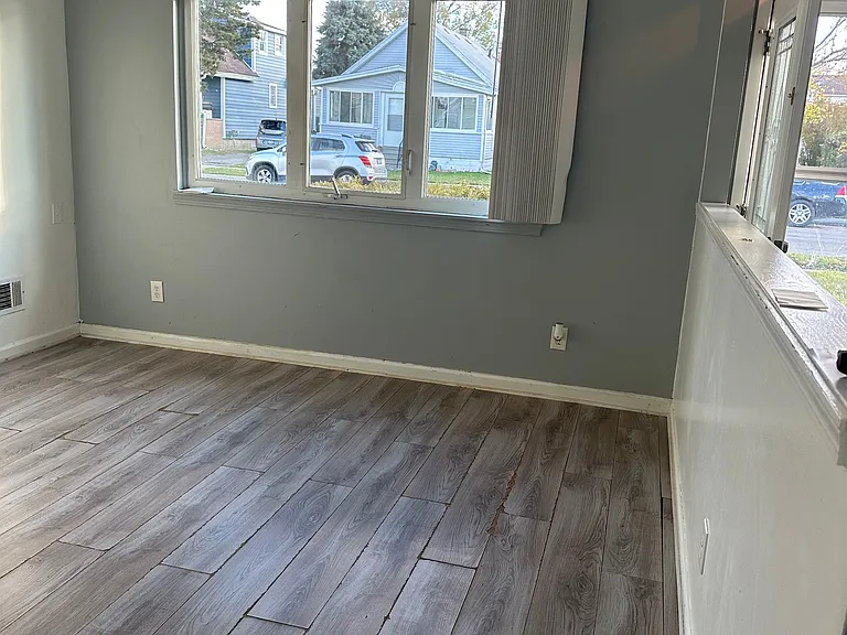 8475 Essex Ave — Photo 6