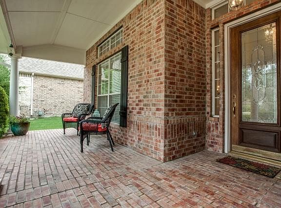 3rd image of 4628 Oak Shores Dr