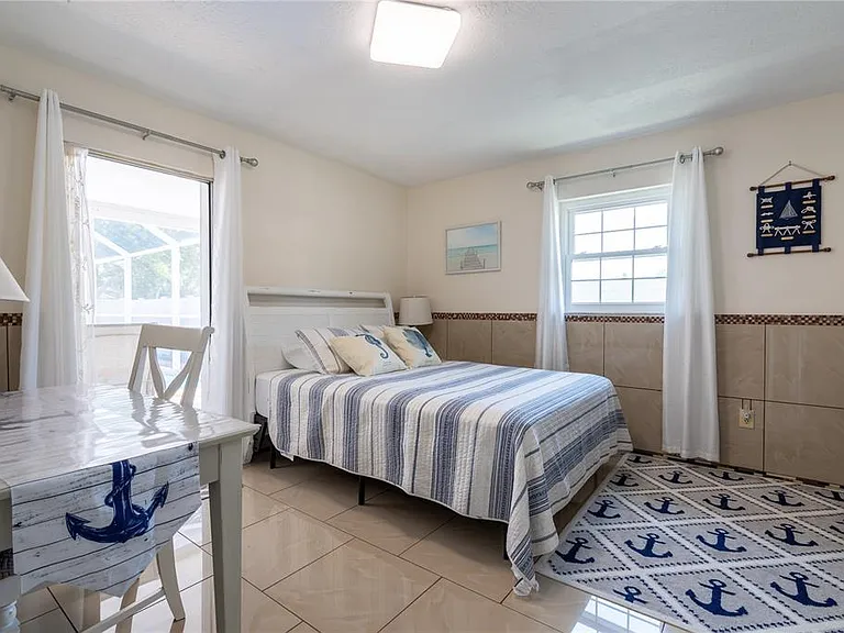 2140 Pinehurst St — Photo 12