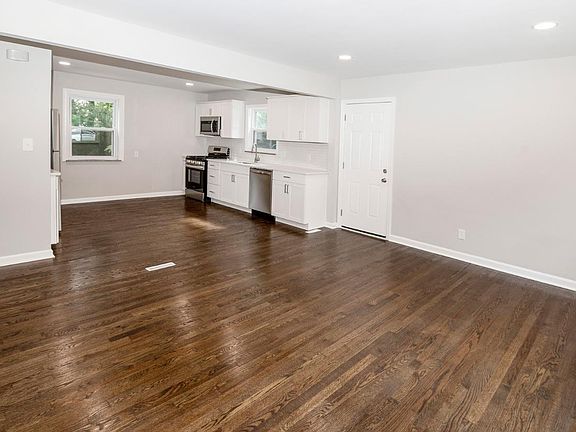 4th image of 47 Shadybrook Dr