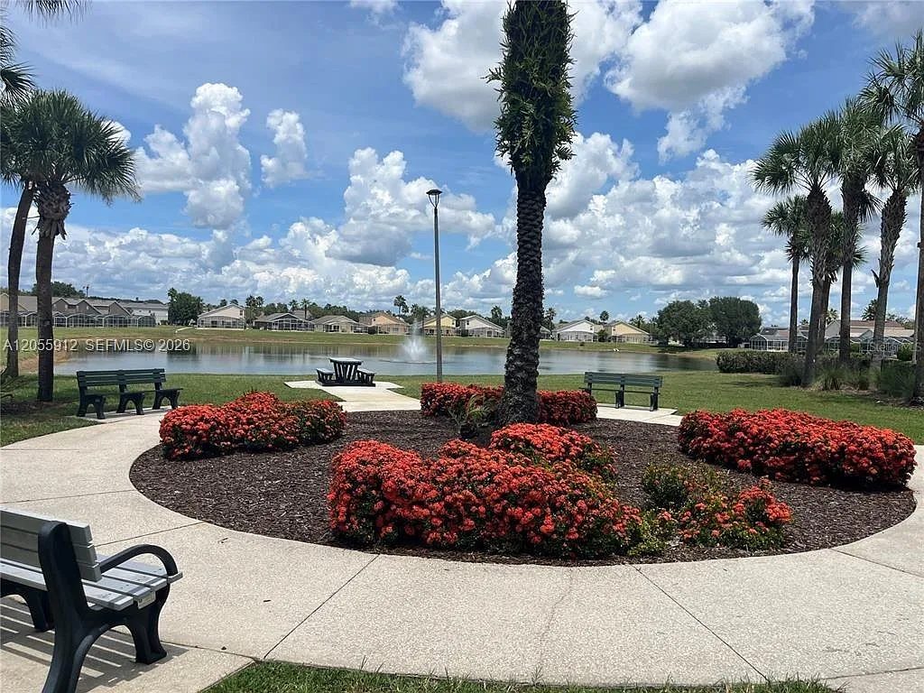 6 bed, 4.0 bath, 2800 sqft, $3,200 — Photo 3