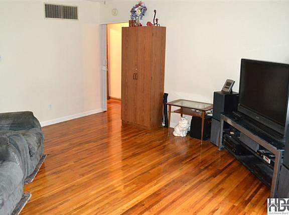 4th image of 1508 N Orchard Ave