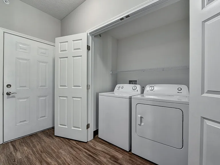 Aquamarine Apartments — Photo 117