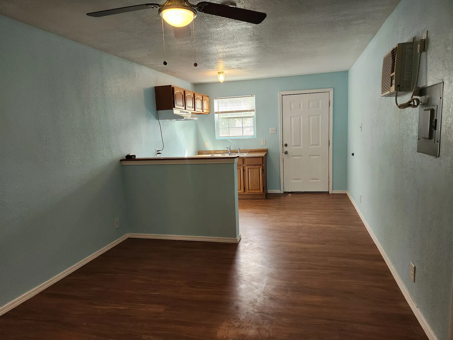 Studio, 400 sqft, $675 — Photo 4