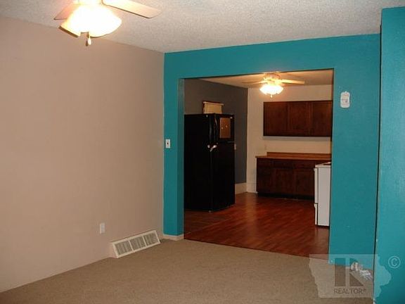 4th image of 211 S Superior St