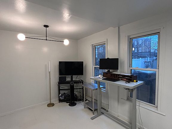 5th image of 155 Bradford St Floor 1