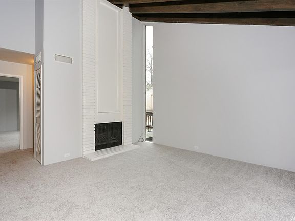 2nd image of 2245 Woodside Ln Unit 8