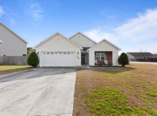 700 Savannah Dr, Jacksonville, NC 28546