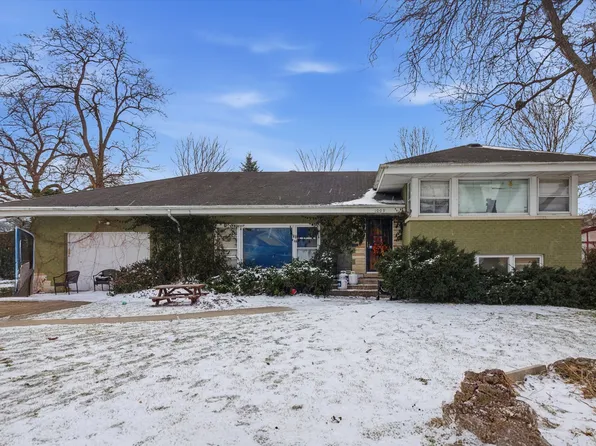 1009 Hastings St, Park Ridge, IL 60068
