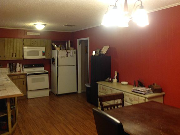 3rd image of 106 Conifer Dr