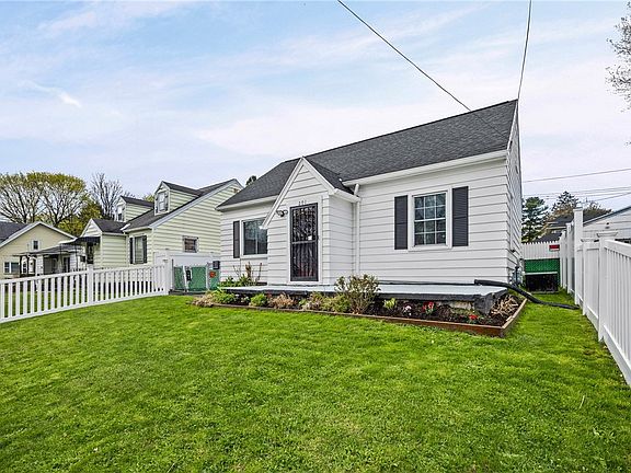 3rd image of 201 Arbutus St