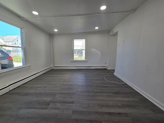 3rd image of 32 S Penn St