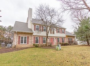 1559 Laurel Oaks Dr, Streamwood, IL
