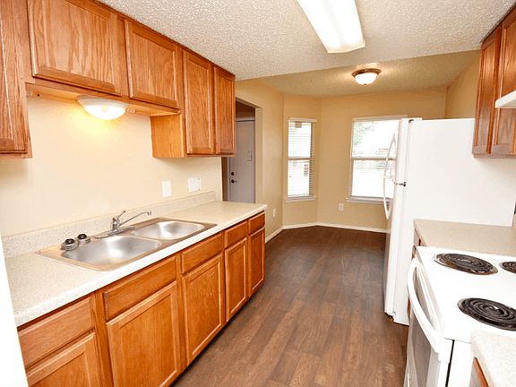 2nd image of 1220 Heritage Dr #12045973