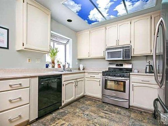 5th image of 8624 De Soto Ave Unit 129