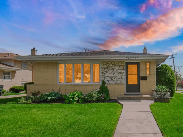 8849 Congress Park Ave, Brookfield, IL 60513